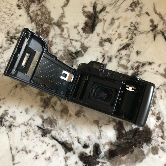 Pentax IQZoom 90MC 35mm Film Camera - 38-90mm Zoom, New Battery, Untested Film - Picture 9 of 11